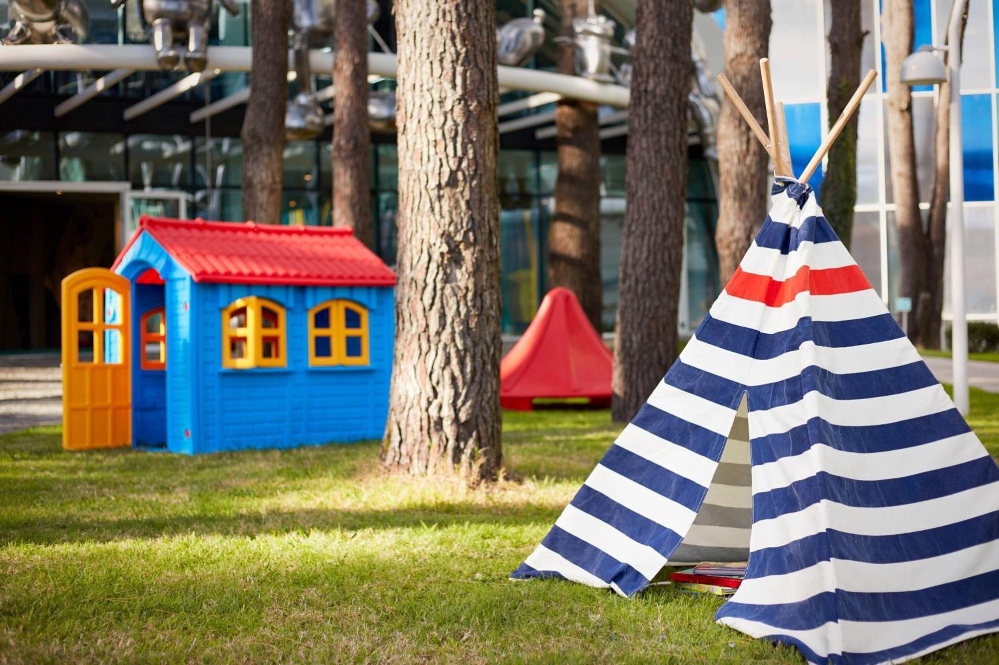 Paragraph Resort & Spa Shekvetili, Autograph Collection Exterior foto Children's play area