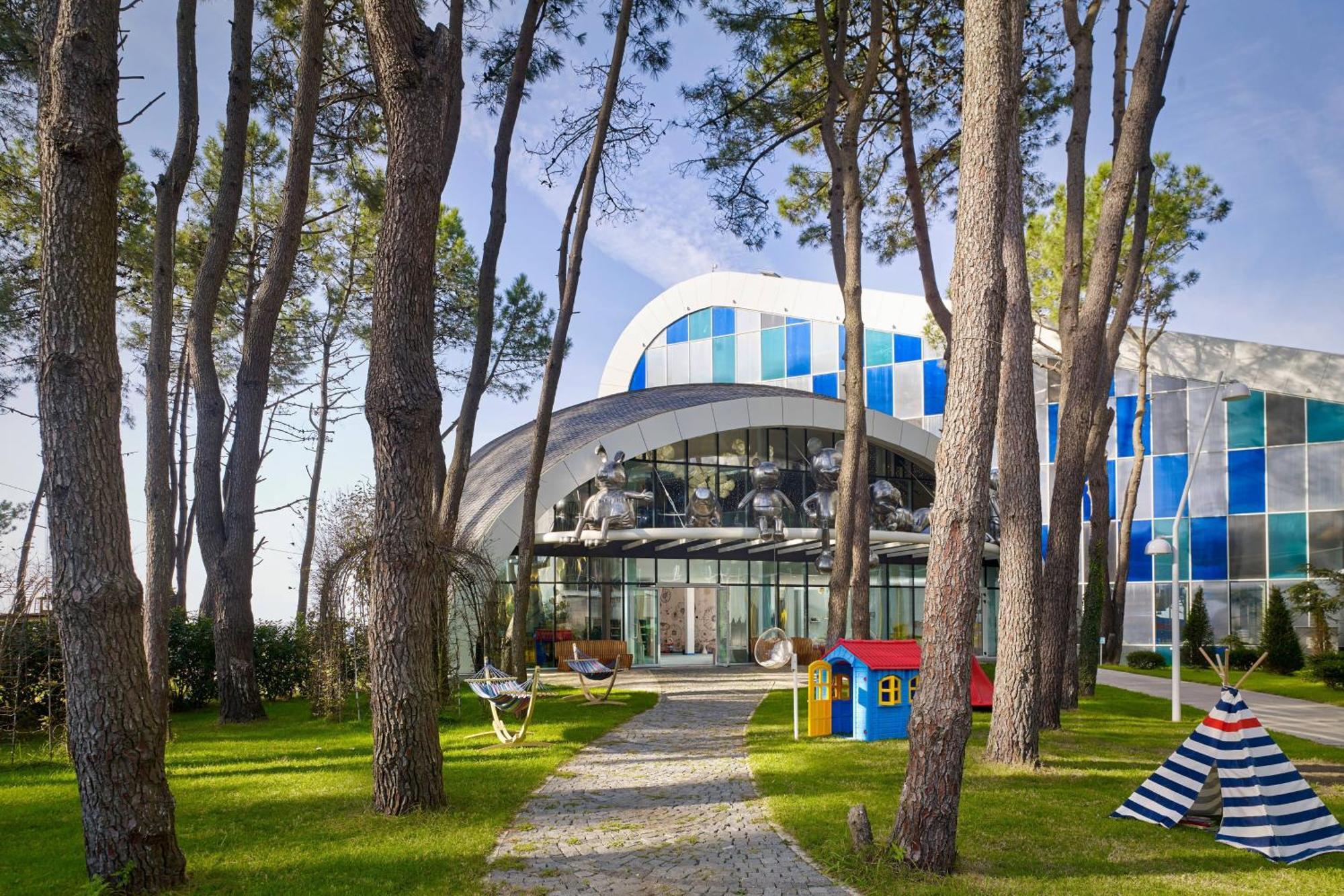 Paragraph Resort & Spa Shekvetili, Autograph Collection Exterior foto The resort's main building