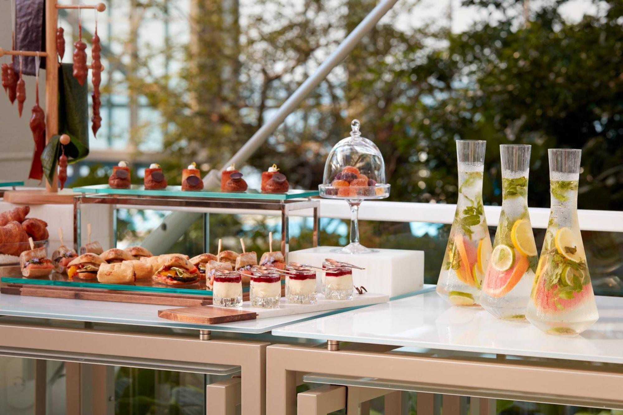 Paragraph Resort & Spa Shekvetili, Autograph Collection Exterior foto A buffet at a hotel